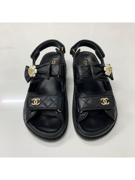 Chanel Camellia Jelly Thong Sandals Black Size 38  Chanel CC Logo Quilted Camellia Rhinestone Leather Sandals